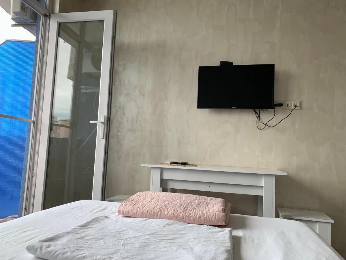 "Студия 24" - Посуточно И Помесячно Batumi Exterior photo
